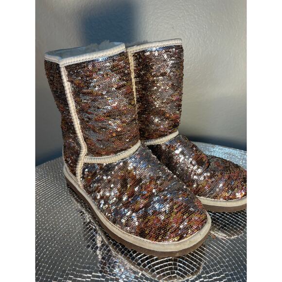 Gold Sequin Ugg Size 6 - Picture 11 of 16